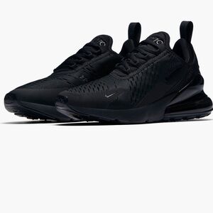 Women’s Nike air max 270 size 6. Like new.